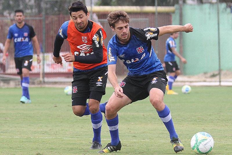 Maxi Rodr&iacute;guez espera convoca&ccedil;&atilde;o para sele&ccedil;&atilde;o uruguaia