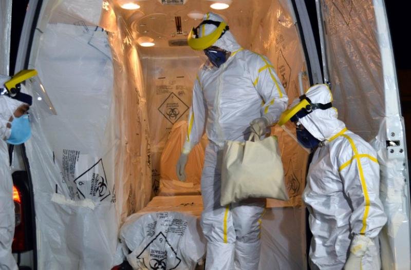 OMS prev&ecirc; 10 mil novos casos de ebola por semana em dezembro