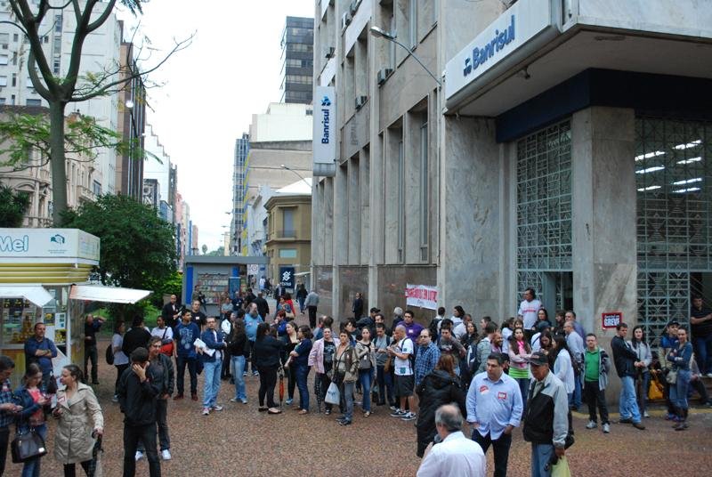 Cerca de 70% das ag&ecirc;ncias do Banrisul est&atilde;o fechadas na Capital
