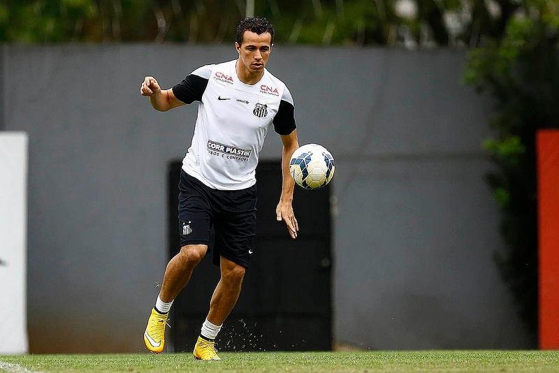 Leandro Dami&atilde;o poder&aacute; sur suspenso por pux&atilde;o na pr&oacute;pria camisa