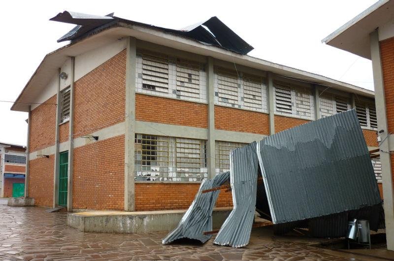 Escola de Passo Fundo mant&eacute;m aulas suspensas ap&oacute;s temporal
