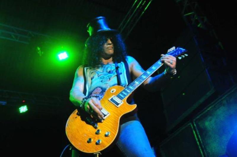 Slash far&aacute; sua terceira turn&ecirc; em carreira solo no Brasil e a segunda na Capital