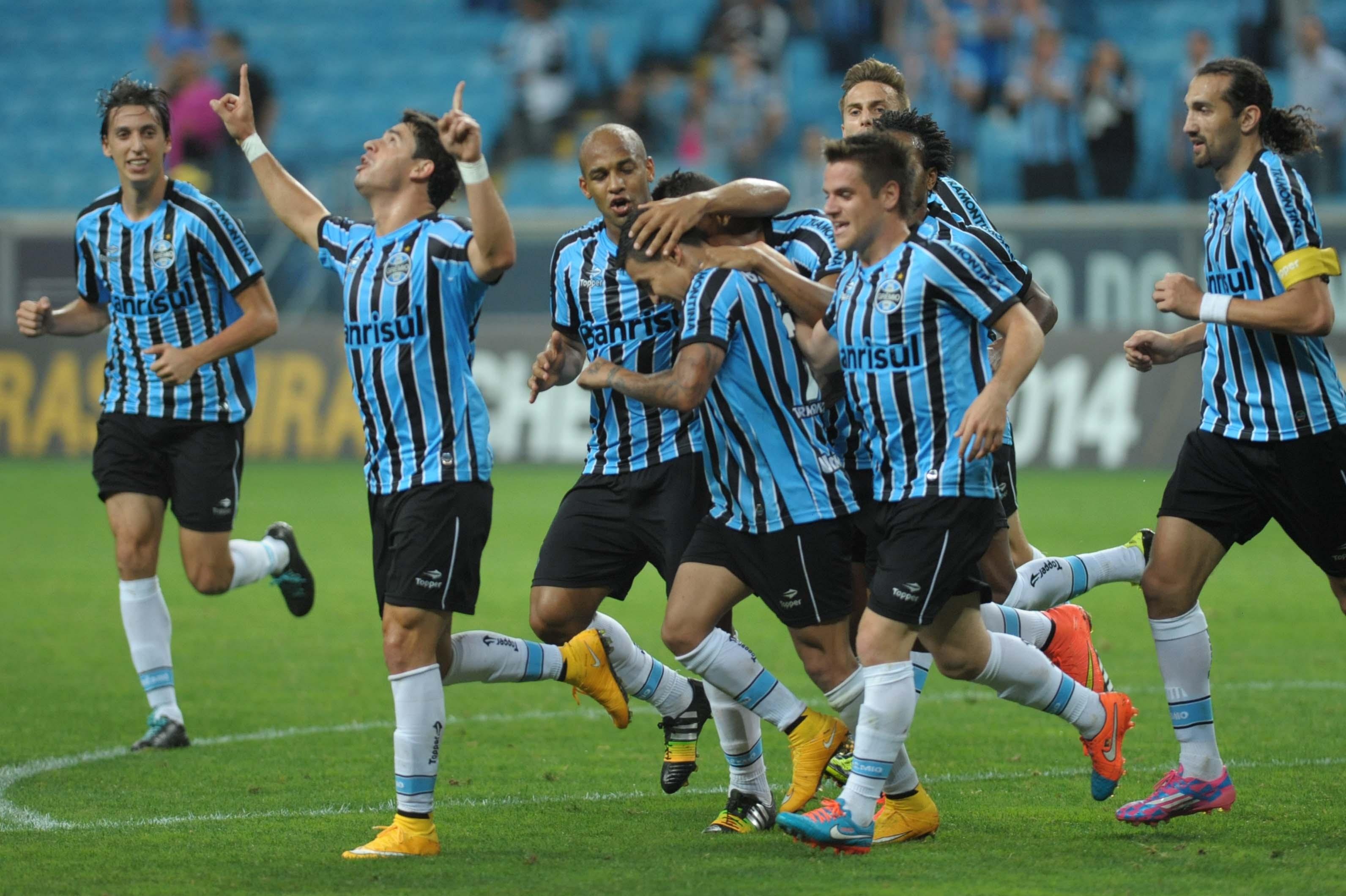 Gr&ecirc;mio encara nove decis&otilde;es e tem tr&ecirc;s advers&aacute;rios diretos pelo G4