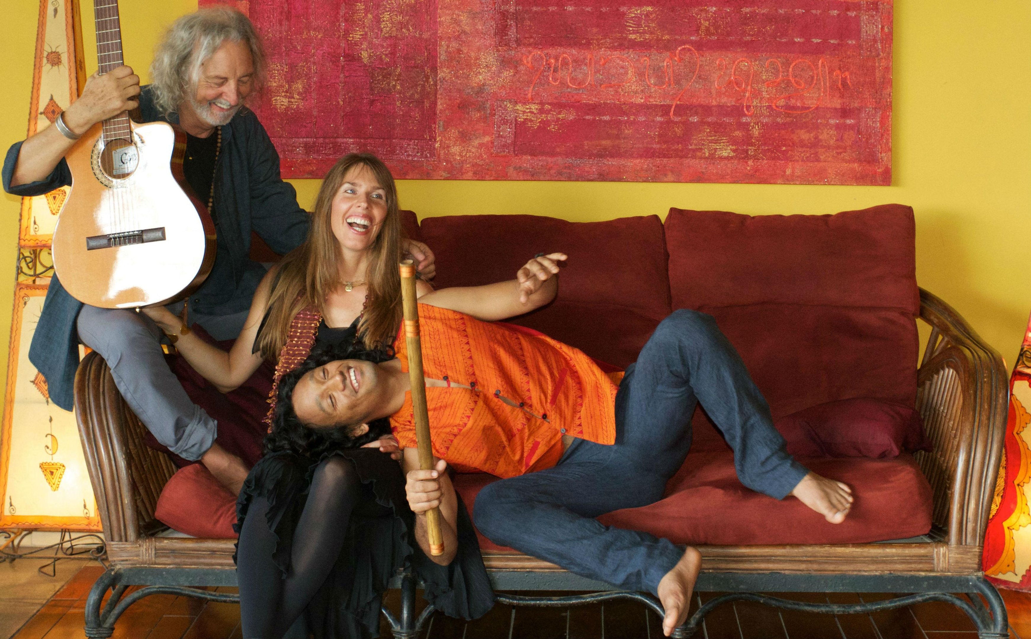 Trio Deva Premal se apresenta hoje em Porto Alegre 