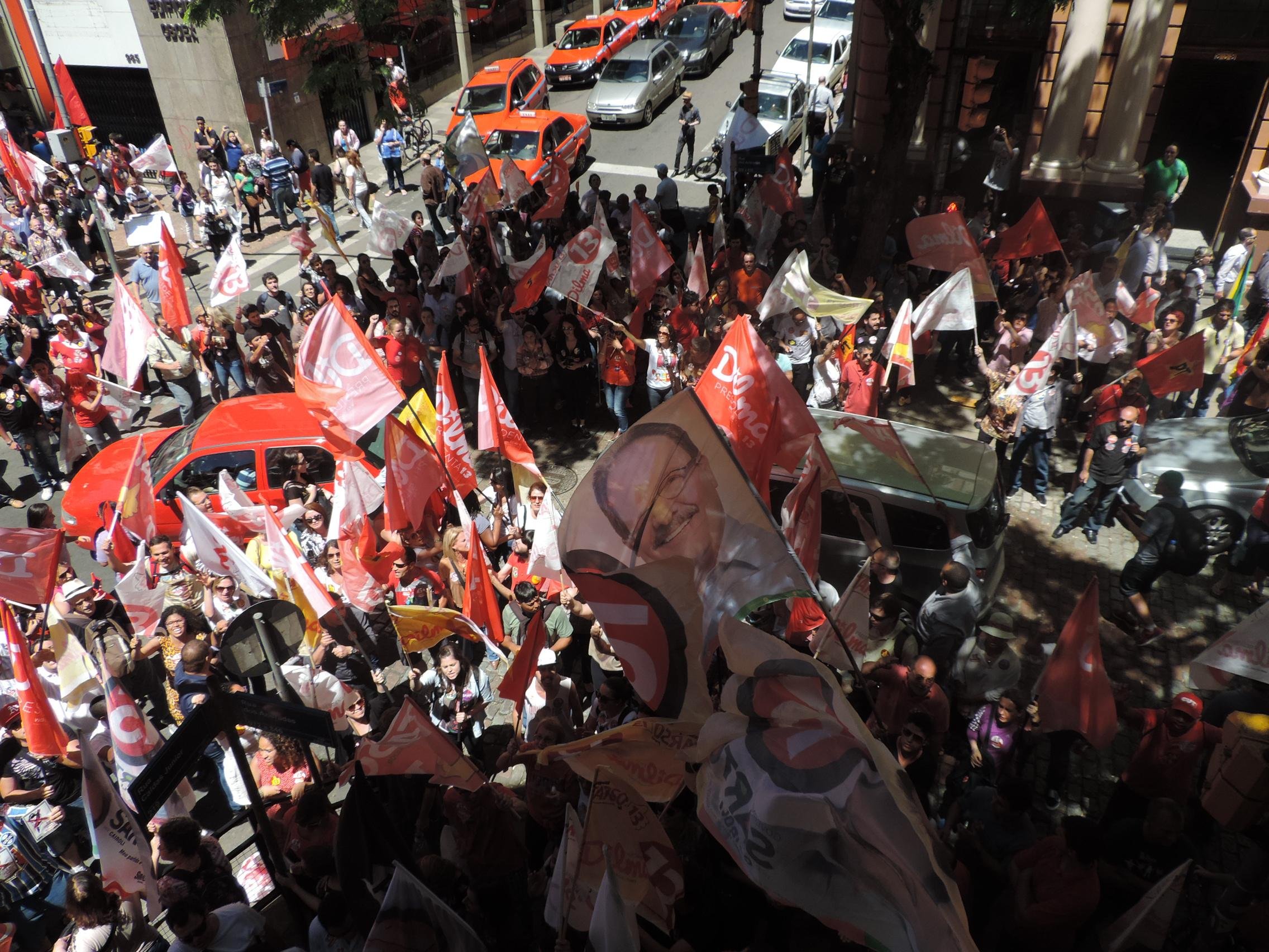 Milit&acirc;ncia foi &agrave; frente da R&aacute;dio Gua&iacute;ba apoiar candidatos