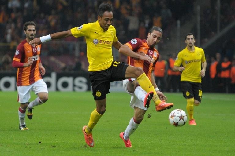 Gabon&ecirc;s Aubameyang foi destaque na vit&oacute;ria por 4 a 0 em Istambul