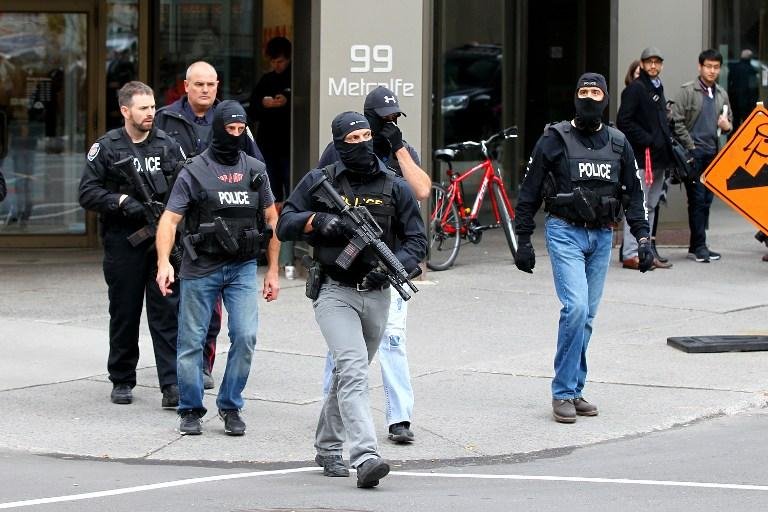 Homem armado matou soldado e se refugiou em Parlamento