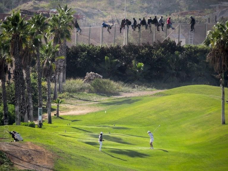 Imigrantes ilegais s&atilde;o flagrados em invas&atilde;o durante jogo de golfe