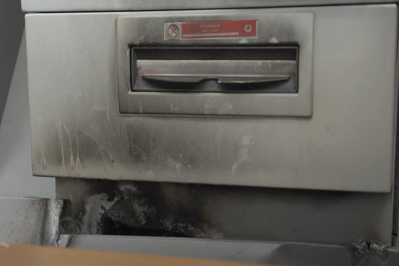 Arrombado caixa eletr&ocirc;nico no bairro Petr&oacute;polis, em Porto Alegre