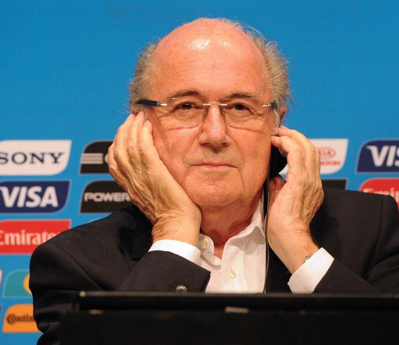 Blatter lamentou morte do goleiro Senzo Meyiwa