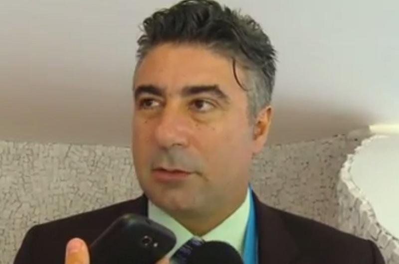 Alexandre Gallo defendeu a ideia de trabalhar com jovens abaixo dos 14 anos
