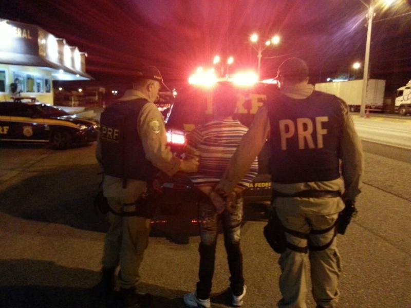 Assaltante apresentou documentos falsos ao ser abordado pela PRF