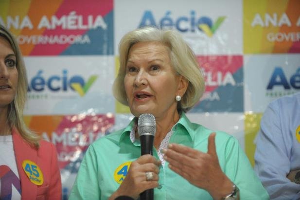 Senadora Ana Am&eacute;lia parabenizou Renan Calheiros pela atitude &ldquo;independente&rdquo; de propor o referendo no lugar do plebiscito