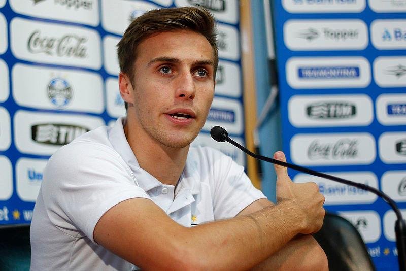 Bressan segue na vaga de Rhodolfo, que ainda n&atilde;o se recuperou de les&atilde;o no joelho