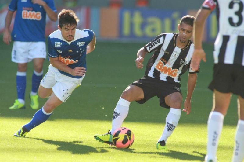 Exame constata fratura e Willian para por tempo indeterminado