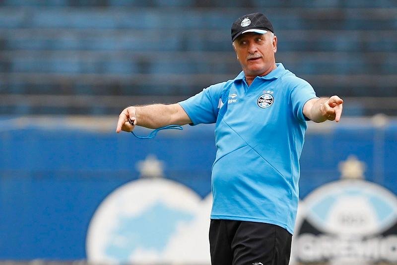 Mais ofensivo, Gr&ecirc;mio encara Vit&oacute;ria na Arena