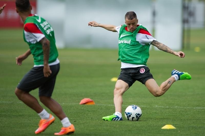 Meia-campista deve entrar em campo neste domingo 