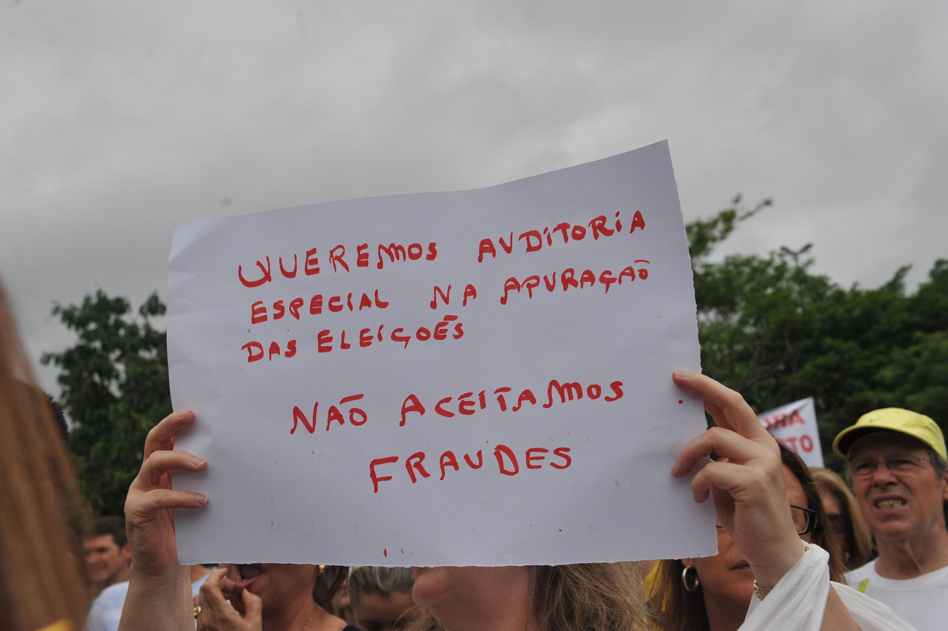 Protesto come&ccedil;ou no Parc&atilde;o