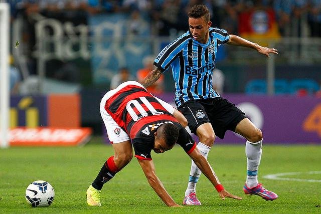 Gr&ecirc;mio encara o Vit&oacute;ria na Arena