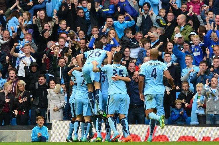 Ag&uuml;ero marca e City emplaca a quarta vit&oacute;ria seguida sobre United 