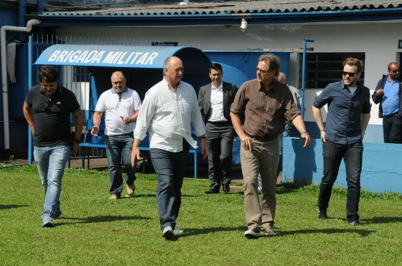 Felip&atilde;o esteve em Gramado para definir pr&eacute;-temporada do Gr&ecirc;mio