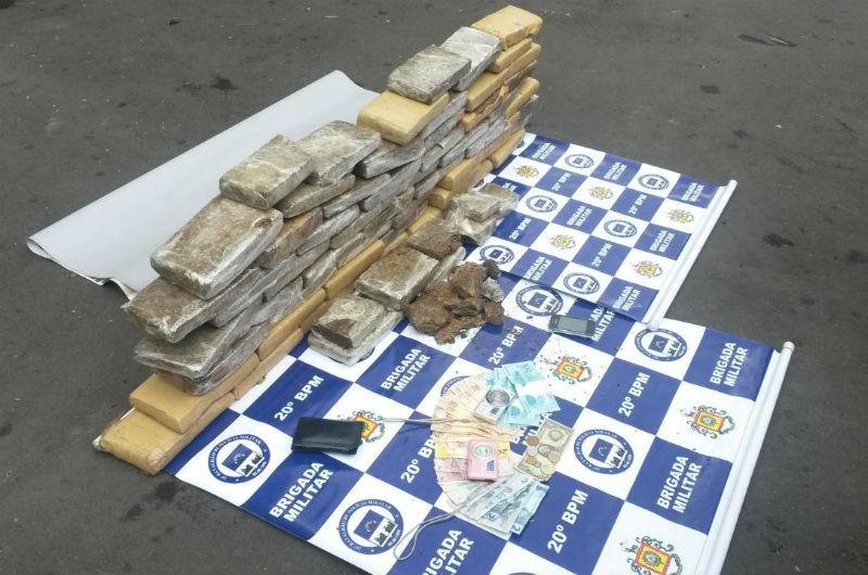 Tr&ecirc;s pessoas foram presas em flagrante no estacionamento do estabelecimento