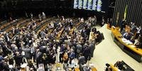 Aumento no salário de deputados e senadores pode custar R$ 38 milhões 