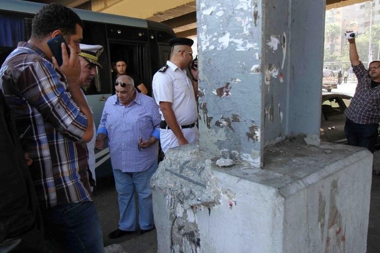 Bomba explodiu embaixo de ponte