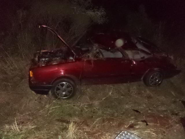 Condutor teria perdido controle do carro ap&oacute;s pneu estourar