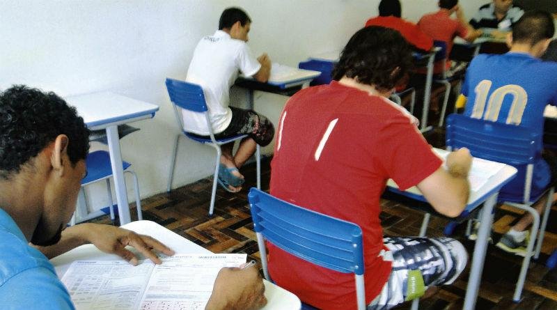 Fazer selfie durante provas do Enem est&aacute; proibido