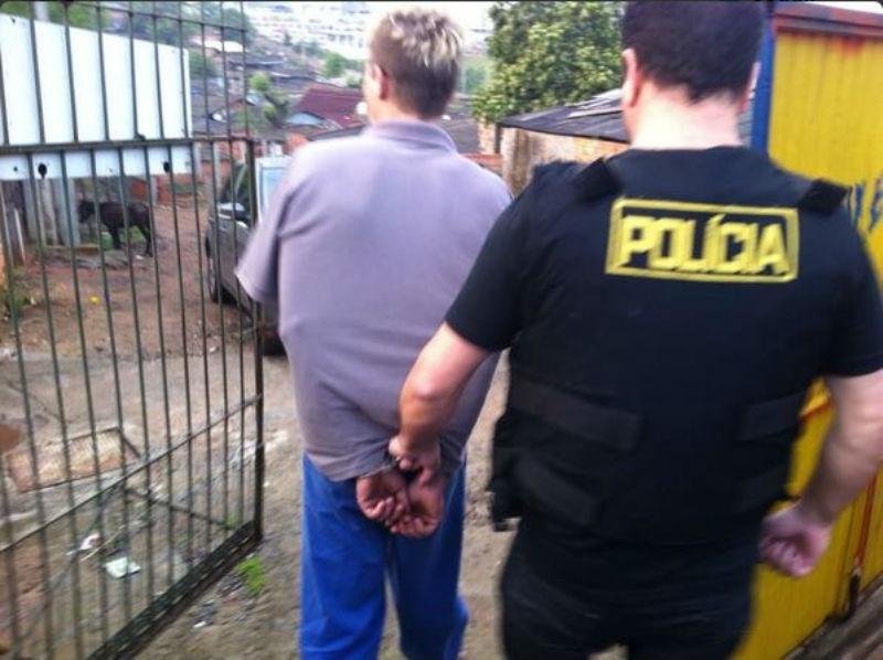 Pol&iacute;cia Civil prendeu mais de 30 pessoas nesta sexta