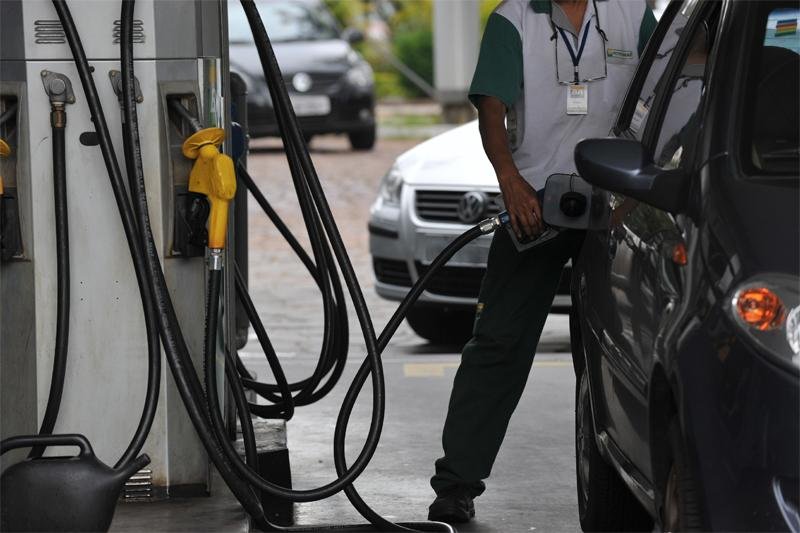 Aumento na refinaria foi repassado &agrave;s bombas na maioria dos postos da Capital