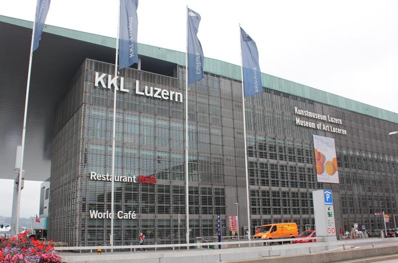 Mesmo com imponentes pr&eacute;dios hist&oacute;ricos, Lucerna abriga um dos mais modernos centro de conven&ccedil;&otilde;es do mundo, chamado de KKL