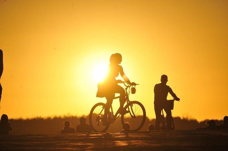 Em Porto Alegre, a segunda-feira ser&aacute; de sol e nuvens