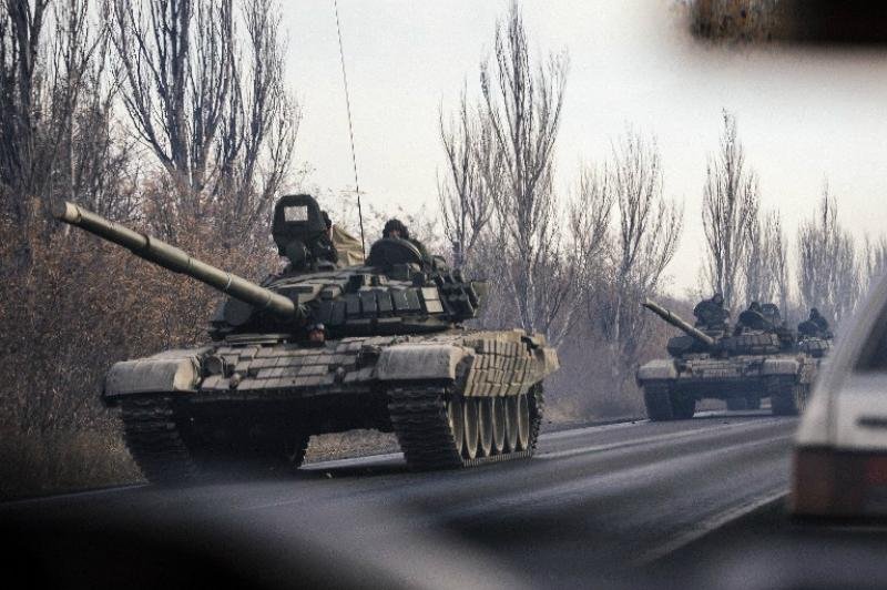 Tanques e canh&otilde;es aumentam temor de guerra total no leste da Ucr&acirc;nia