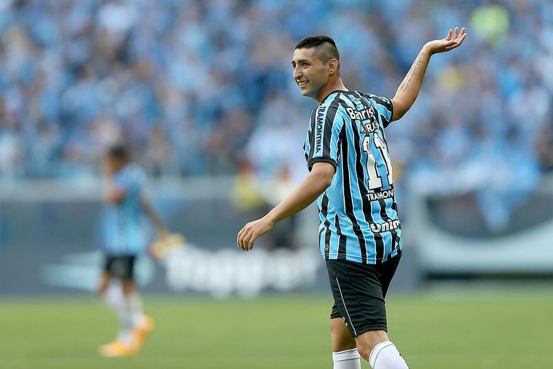 Al&aacute;n Ruiz segue provocando o Inter ap&oacute;s goleada