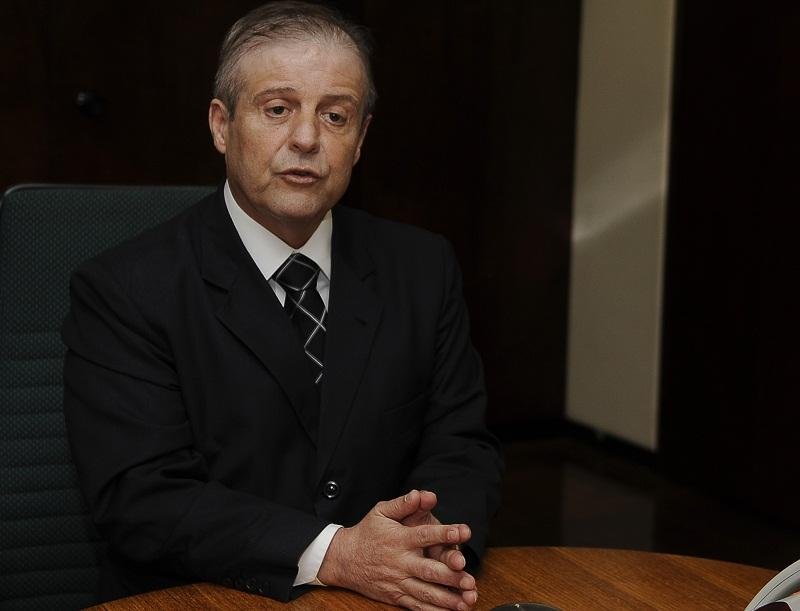 Pol&iacute;tico segue em coma induzido na UTI da Santa Casa