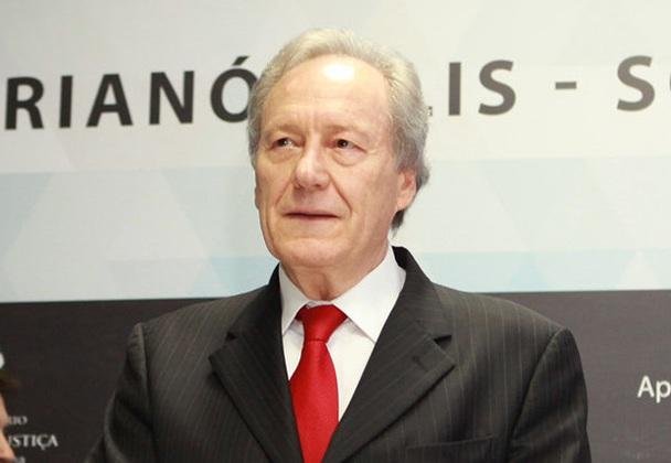 Presidente do STF salientou necessidade de fazer cumprir a Constitui&ccedil;&atilde;o