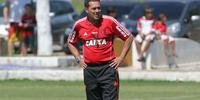 Luxa diminui pedida para permanecer no Flamengo 