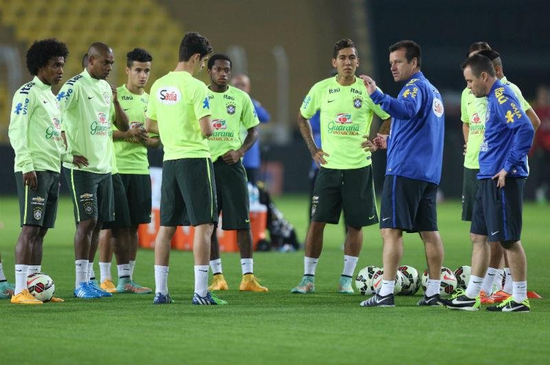 Ex-colorado Luiz Adriano &eacute; atra&ccedil;&atilde;o do Brasil em amistoso contra Turquia