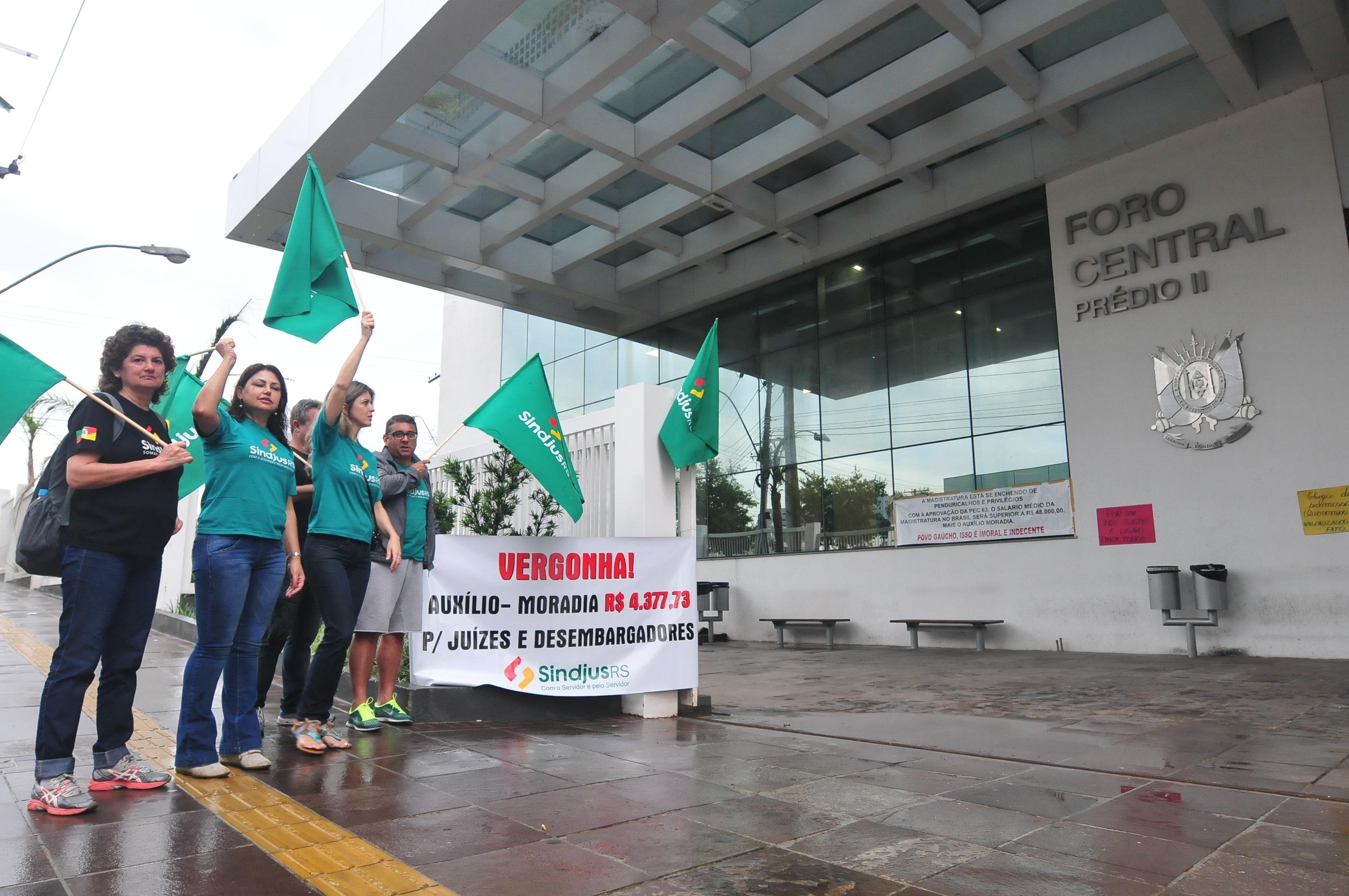 Categoria reivindica o reajuste do vale-refei&ccedil;&atilde;o no valor pedido pelos ju&iacute;zes