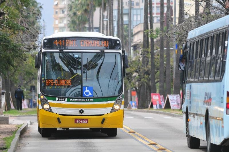 Projeto que prev&ecirc; sinaliza&ccedil;&atilde;o com itiner&aacute;rio das linhas tamb&eacute;m foi aprovado
