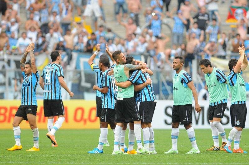 Gr&ecirc;mio corre atr&aacute;s da Libertadores por al&iacute;vio nas contas em 2015