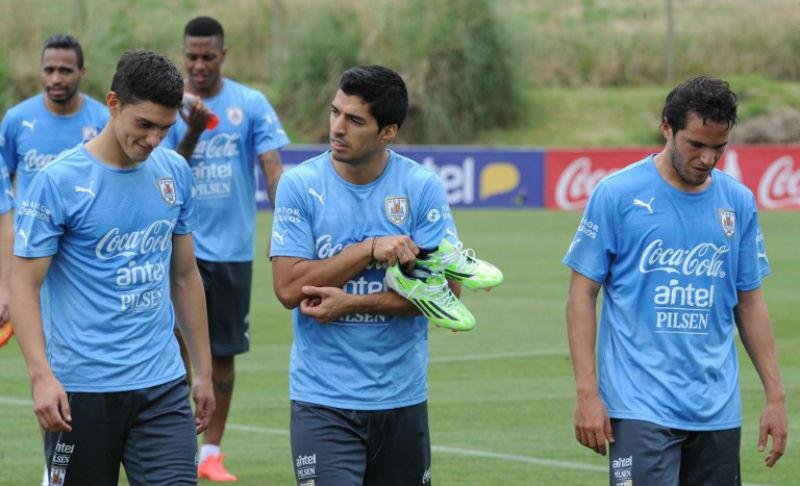 Su&aacute;rez disputar&aacute; amistoso do Uruguai contra Costa Rica nesta quinta