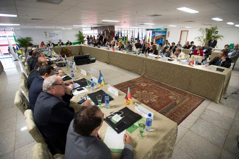 Secret&aacute;rios se reuniram para discutir formas de preservar o equil&iacute;brio fiscal dos estados