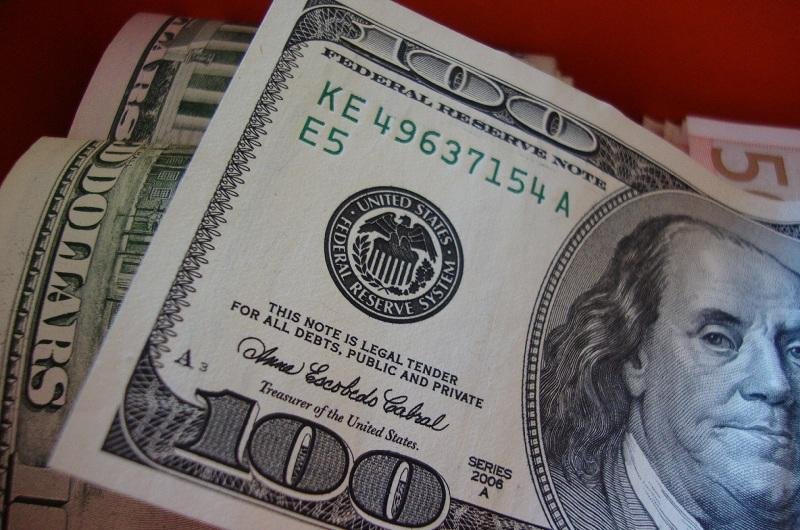O d&oacute;lar acumula alta de 4,68% em novembro e de 10,47% no ano