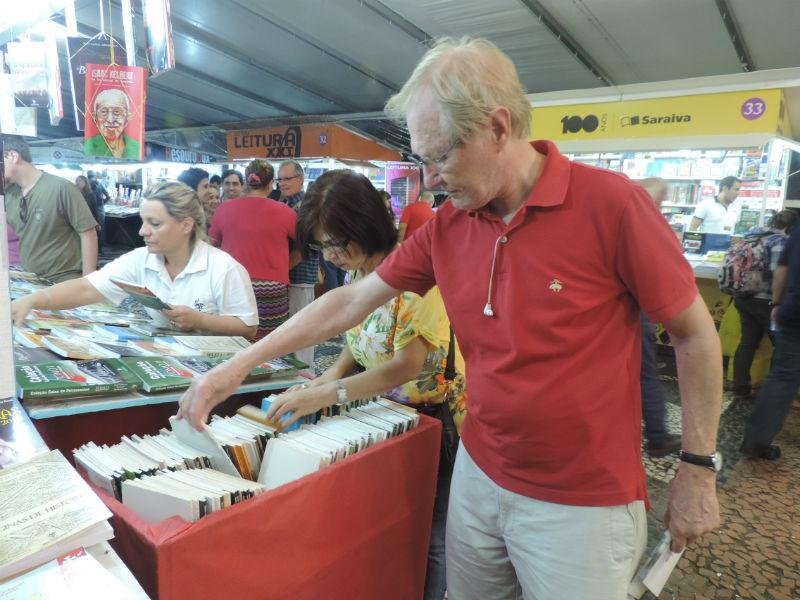 Astor Becker frequenta a Feira desde a d&eacute;cada de 1970