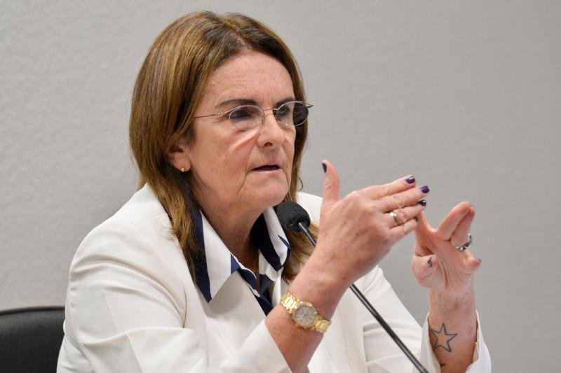 Gra&ccedil;a Foster disse que a estatal n&atilde;o est&aacute; pronta para apresentar os balan&ccedil;os