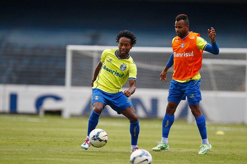 Z&eacute; Roberto s&oacute; quer negociar renova&ccedil;&atilde;o ap&oacute;s o Brasileir&atilde;o