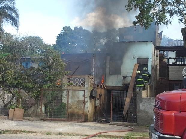 Nove pessoas estavam nas resid&ecirc;ncias, mas ningu&eacute;m ficou ferido